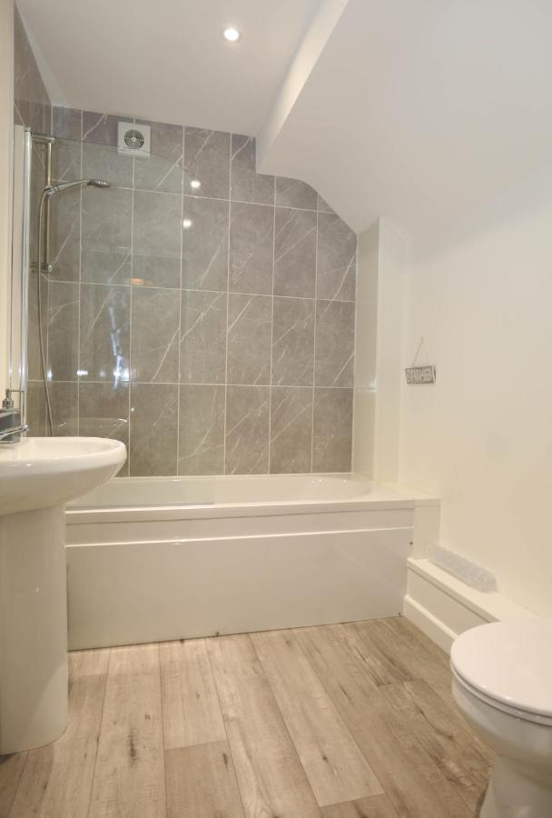Exmouth - Apartment 2, Strand House - Modern 2 Bedroom Apartment, Perfect Location For Access To Beach & Town Centre - Sleeps 4 Guests - Hosted By Rentmyhouse エクステリア 写真